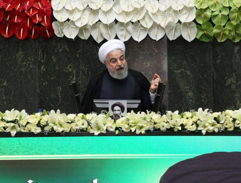 روحانی: کار مجلس اجرایی نیست/ استقلال قوا در قانون اساسی ما تضمین شده/ استقلال قوا به معنای ایستادن در برابر یکدیگر نیست