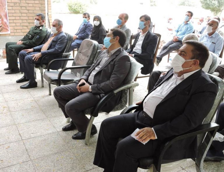 طی مراسمی صورت گرفت؛ دیدار چهره به چهره مدیر عامل شرکت آب منطقه ای ایلام با کشاورزان شهرستان دهلران