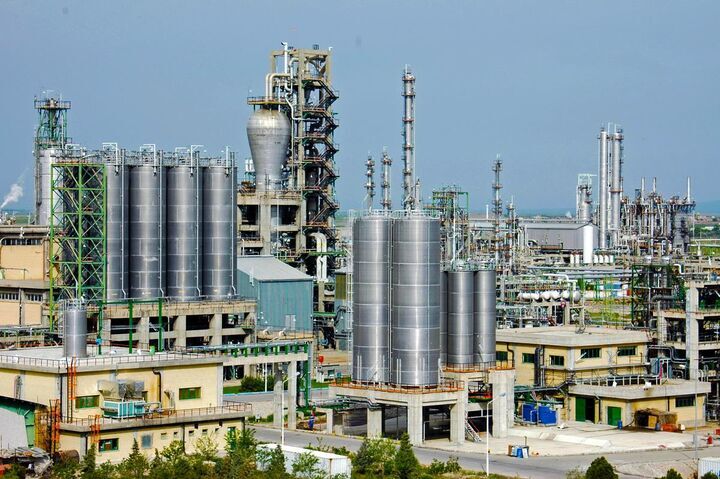 معاون هماهنگی اقتصادی استاندار ایلام از پیشرفت ۸۳ درصدی مجتمع پتروپالایش دهلران خبر داد