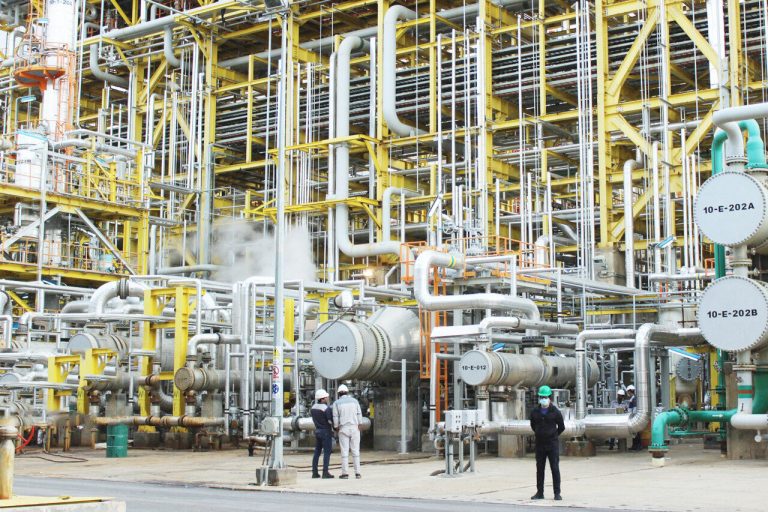 حادثه برای یکی از کارگران پتروشیمی ایلام/تکذیب مسمومیت پنج نفر