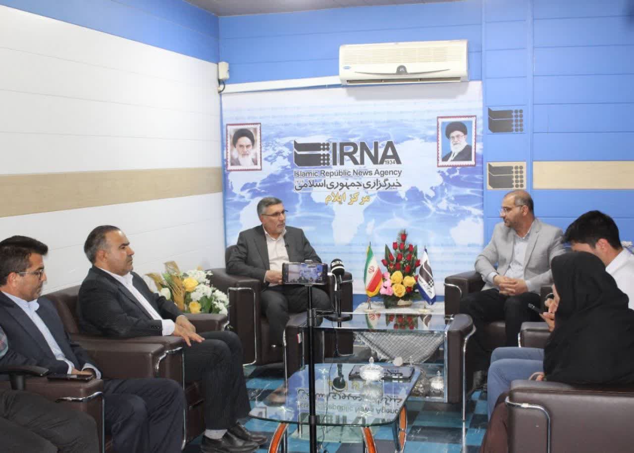 معاون استاندار ایلام تاکید کرد: رسانه‌ها منصفانه عمل کنند زیرا آنها پل ارتباطی مردم و مسئولان هستند