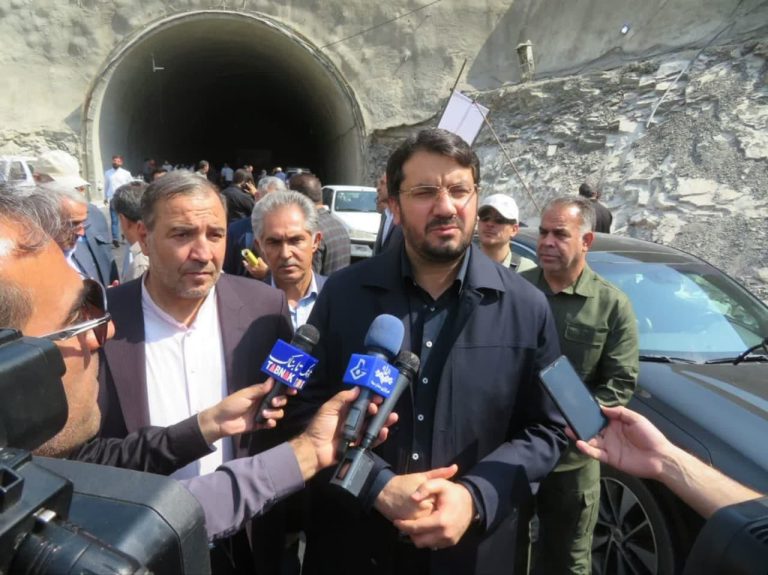 وزیر راه و شهرسازی خبر داد: ماهانه یک پروژه بزرگ راهسازی در کشور به بهره برداری می رسد