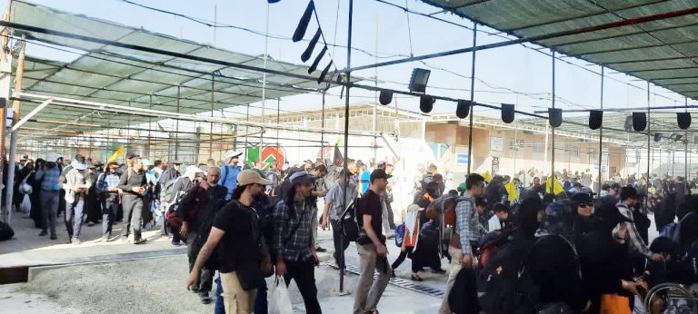 فرمانده انتظامی استان ایلام از تردد ۱۴۷هزار زائر طی ۲۴ ساعت گذشته از مرز مهران خبر داد