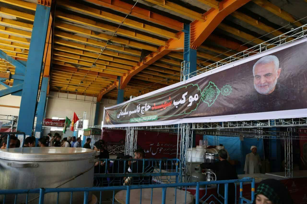 مدیرعامل شرکت پالایش گاز ایلام خبر داد: توزیع روزانه بیش از ۶ هزار پرس غذا توسط پالایشگاه گاز ایلام در بین زائران اربعین