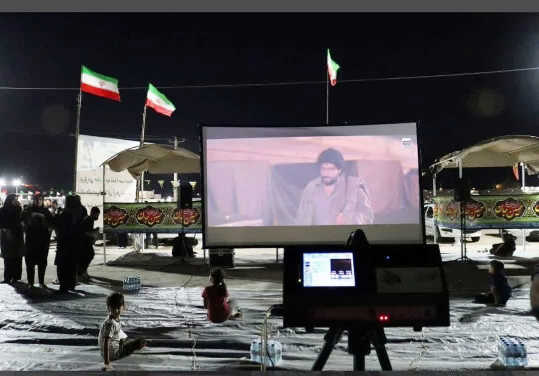 مسئول موکب هنرمندان ایلام و ایران (شین) خبر داد: فعالیت سینما سیار اربعین در موکب شین با پخش ۲ فیلم در هر شب