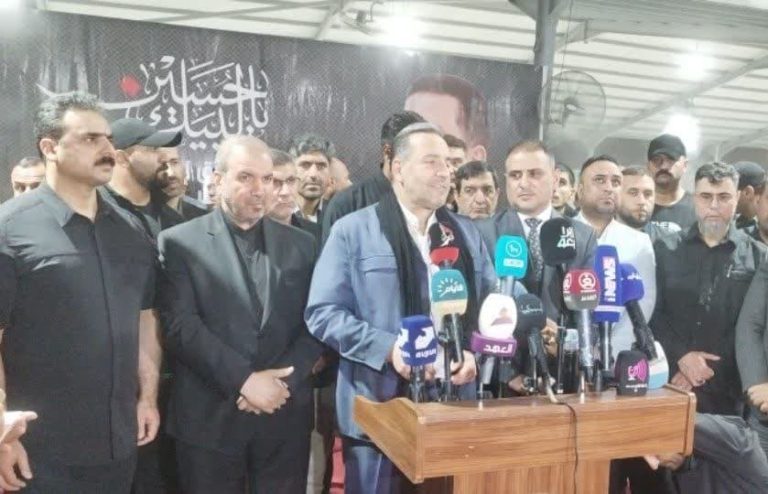 زوار در مرز زرباطیه با کمترین معطلی باید راهی کربلا و نجف شوند