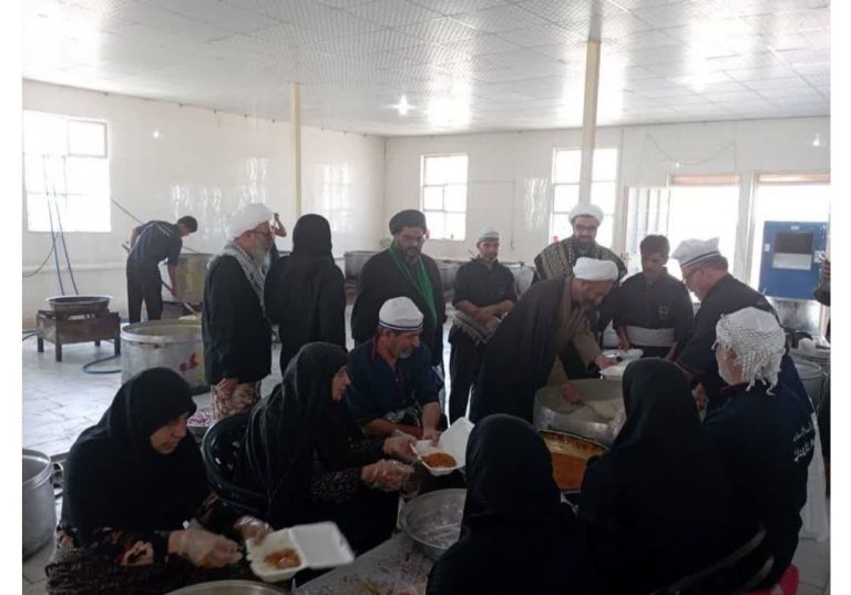 مدیرکل اوقاف و امور خیریه ایلام از توزیع روزانه ۱۲ هزار پرس غذا در موکب‌های اوقاف خبر داد