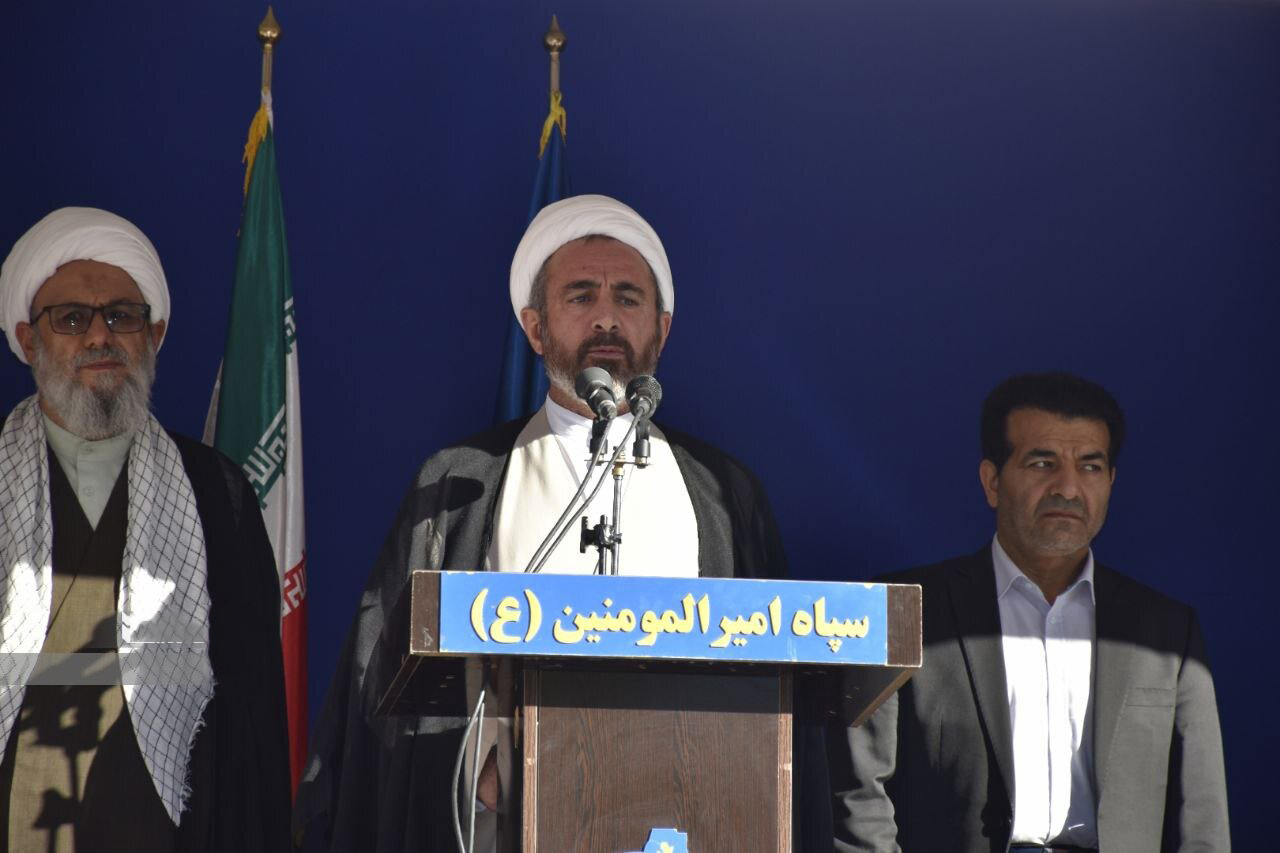 فریب‌خوردگانی که مجذوب جریانات معاندان شده اند، به خود بیایند و به دامان ملت برگردند