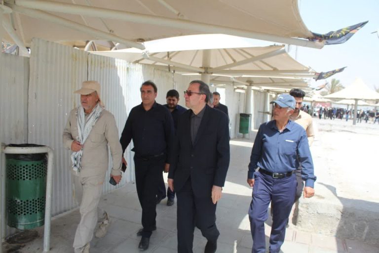 معاون حمل و نقل وزارت راه و شهرسازی در بازدید از پایانه مرزی مهران عنوان کرد: امروز نگاه کشور به پایانه مرزی مهران است