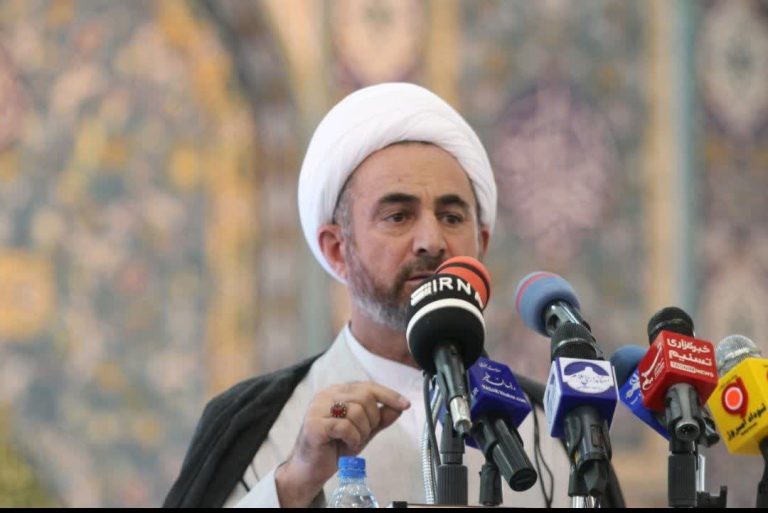 قدردانی نماینده ولی‌فقیه در استان و امام جمعه ایلام از حضور میدانی استاندار ایلام و معاونین در اربعین