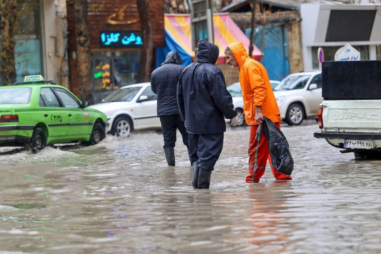 هشدار وضعیت قرمز؛ ساکنان استان ایلام از تردد غیرضرور خودداری کنند