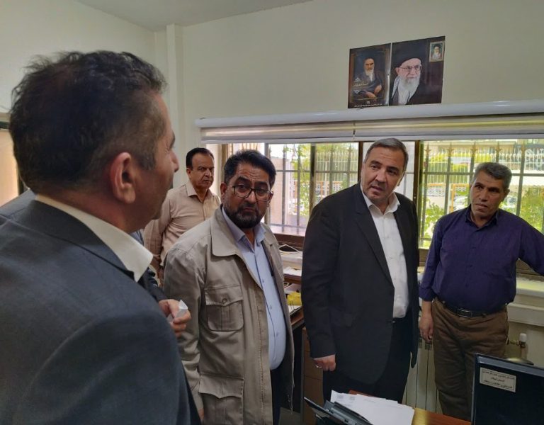 استاندار ایلام در بازدید سرزده از اداره کل راهداری و حمل و نقل جاده‌ای استان: خدمت مستمر و بدون‌ وقفه‌ به مردم، باید در دستور کار مدیران باشد