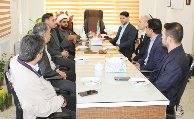 آزادی زندانی ایلامی با حضور معاون وزیر ورزش و قهرمانان المپیک