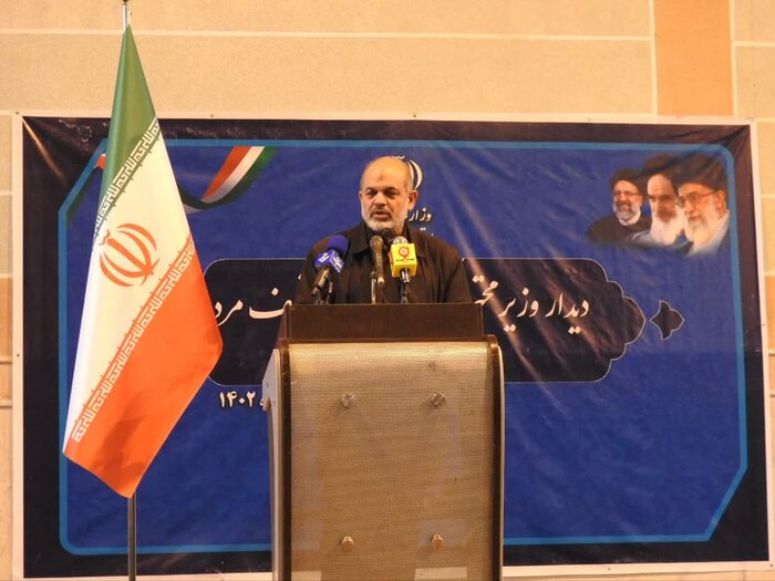 وزیر کشور در جمع مردم دهلران: مردم دهلران در دوران دفاع مقدس مرزبانانی پایدار و استوار بودند