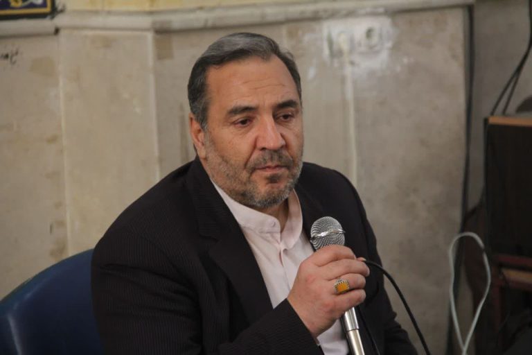 استاندار ایلام در جمع مردم شهید کشوری ایلام: ۳۲ میلیارد ریال به دهیاری شهرک شهید کشوری اختصاص یافت