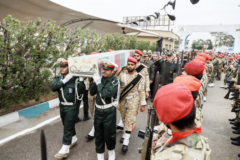 مسئول کمیته تفحص شهدای گمنام در جبهه های غرب کشور خبر داد: تفحص پیکر پنج شهید گمنام در نوار مرزی ایلام با عراق