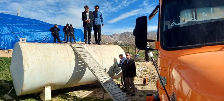 مدیر شرکت ملی پخش فرآورده‌های نفتی از کشف بیش از ۲۴ هزار لیتر سوخت در منطقه ایلام خبر داد