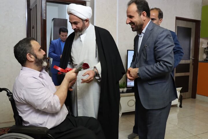 امام جمعه ایلام در دیدار با جانبازان سرافراز تاکید کرد: جانبازان سند افتخار جامعه هستند