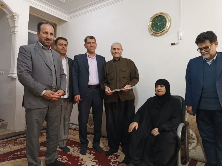 دیدار مدیر کل بنیاد شهید و امور ایثارگران استان با خانواده های معظم شهدا به مناسبت دهه فجر