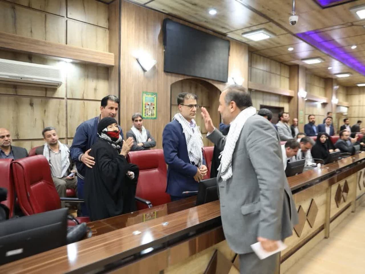 استاندار ایلام در اجلاسیه روز شهید: به یقین بقای نظام و اسلام و تمامیت ارضی کشور مرهون جان‌فشانی شهدا است