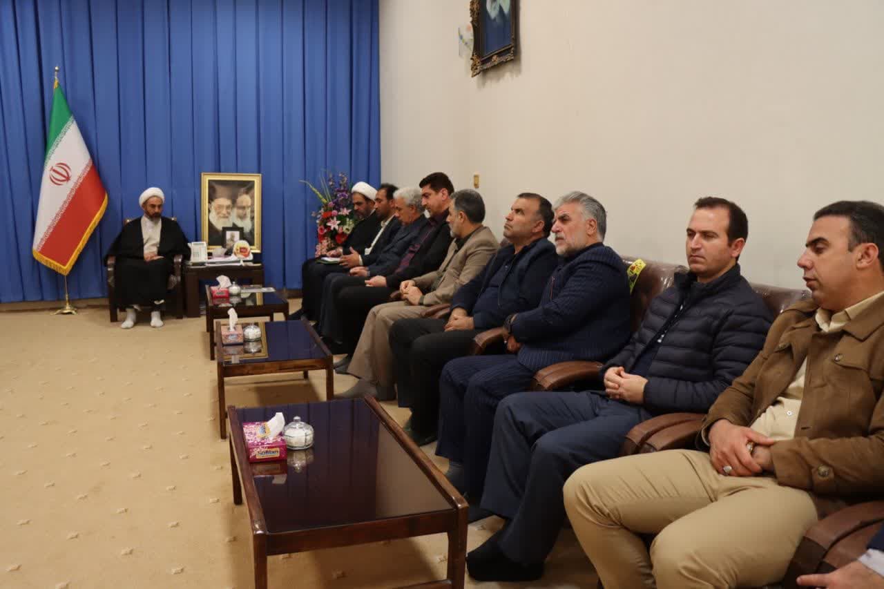 لزوم توجه به تکریم خانواده های معظم شهدا در جامعه/ کارکردن در بنیاد شهید با دیگر دستگاه ها متفاوت است