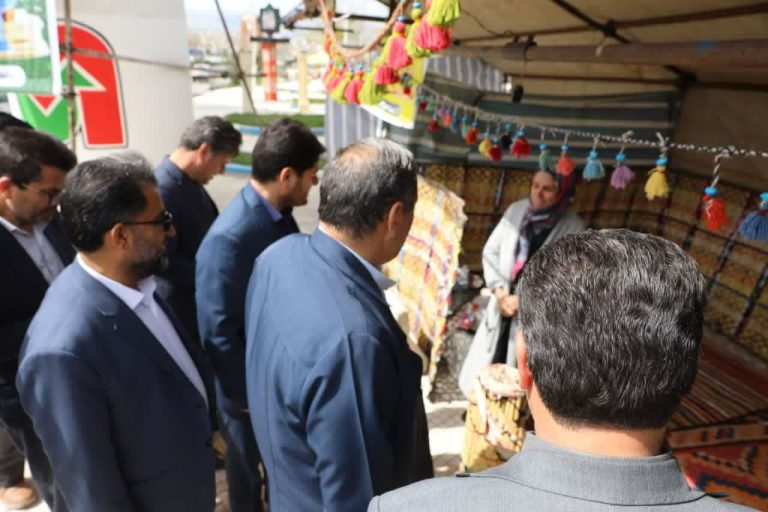 استاندار ایلام از ورودی میدان قرآن و میدان ارغوان شهر ایلام بصورت سرزده بازدید بعمل آورد