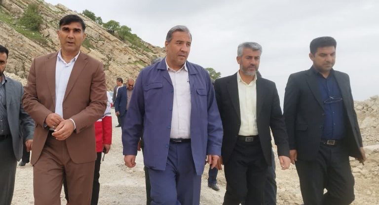 استاندار ایلام در جریان بازدید از تونل کبیرکوه و گالری تخریب شده: تا دوهفته دیگر یک پیمانکار توانمند با بنیه مالی قوی برای تکمیل واریانت مجاور گالری تونل کبیرکوه مشخص شود