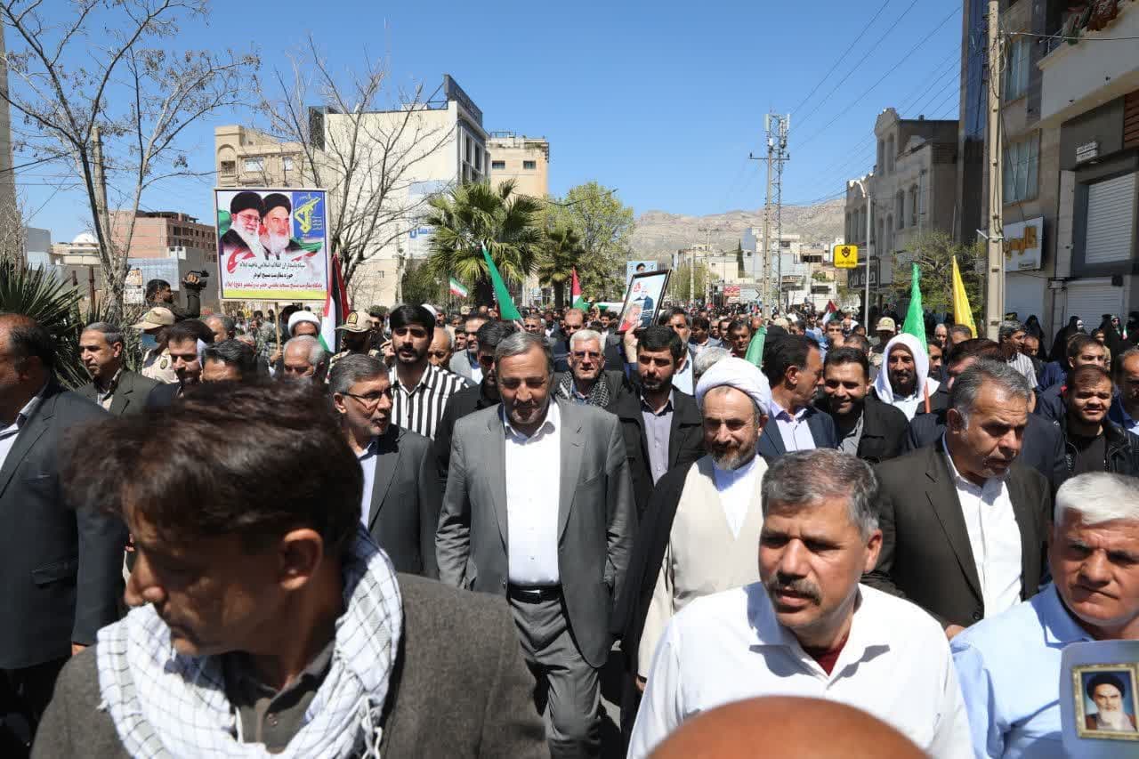 استاندار ایلام در مراسم روز جهانی قدس: ندای مرگ بر آمریکا و مرگ بر اسرائیل، بر سلاح و موشک استکبار پیروز می شود