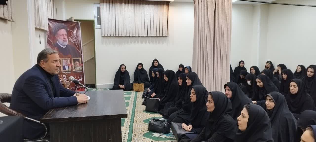 استاندار ایلام: «شهادت» بالاترین پاداش خدمت خالصانه آیت‌الله رئیسی شهید خدمت بود/سبک مدیدیت شهید‌خدمت نصب‌العین همه مدیران باشد