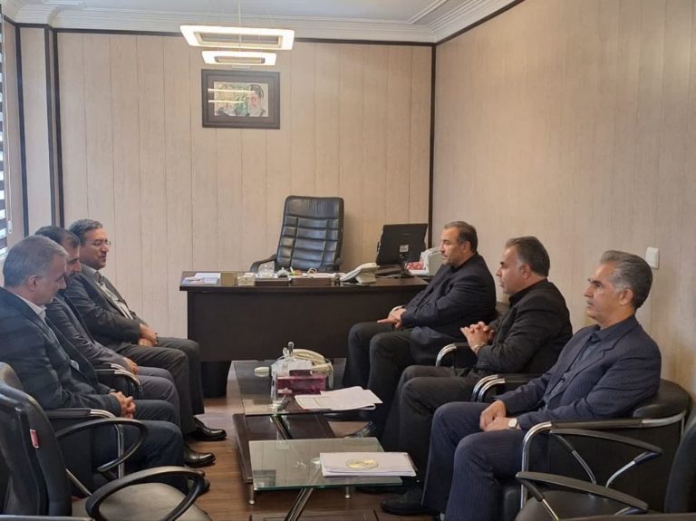 استاندار ایلام در نشست مشترک با رئیس هلدینگ ساختمانی ستاد اجرایی فرمان امام (ره): ساخت مسکن ملی در ایلام شتاب می‌گیرد