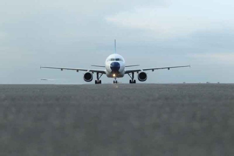 مدیر فرودگاه شهدای ایلام خبر داد: مجوز برقراری پرواز ایلام – نجف صادر شد