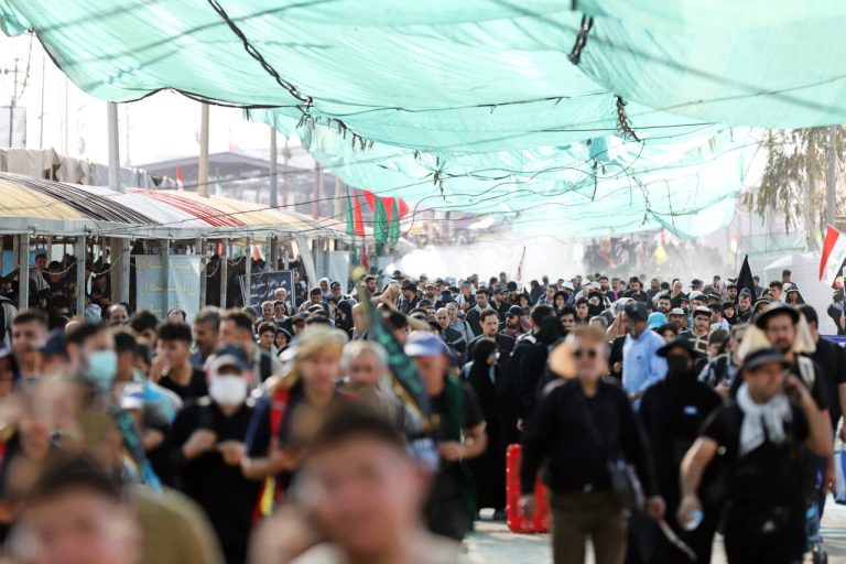 فرماندار مهران خبر داد: دریافت وجه پارک خودرو بعد از بازگشت زوار و مراجعه به پارکینگ‌ها انجام می‌شود