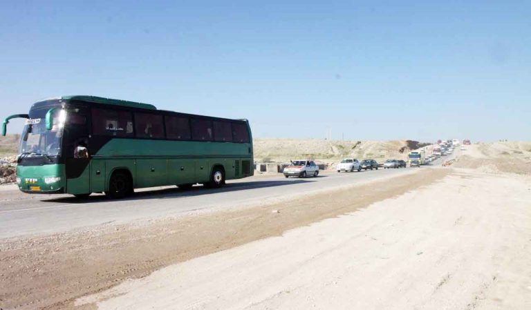 رئیس پلیس راه استان ایلام خبر داد: ترافیک در محورهای مواصلاتی منتهی به مرز مهران پرحجم و روان است