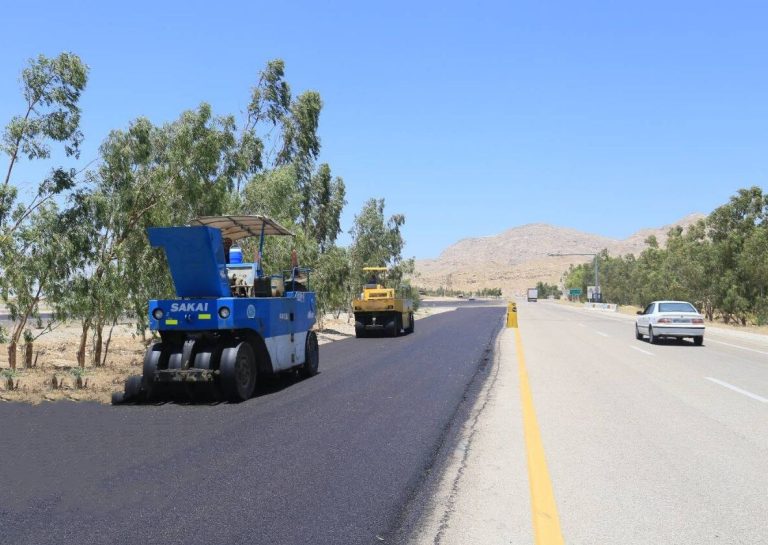 مدیرکل راهداری و حمل و نقل جاده‌ای استان ایلام خبر داد: عملیات روکش آسفالت ۶ کیلومتر از محور مهران به دهلران آغاز شد
