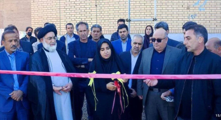 مدیرکل ورزش و جوانان استان ایلام خبر داد: بازسازی زمین چمن طبیعی فوتبال شهر ایوان به بهره برداری رسید