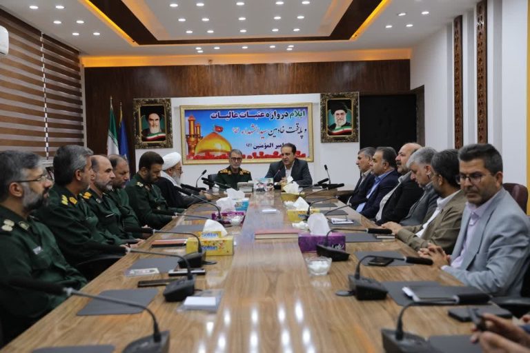 بسیج خط مقدم خدمات‌رسانی به مردم است/ بسیج پرافتخار در برهه‌های مختلف نظام همواره در کنار مردم بوده است/تفکر ناب بسیجی کلید گشایش موانع پیش رو است