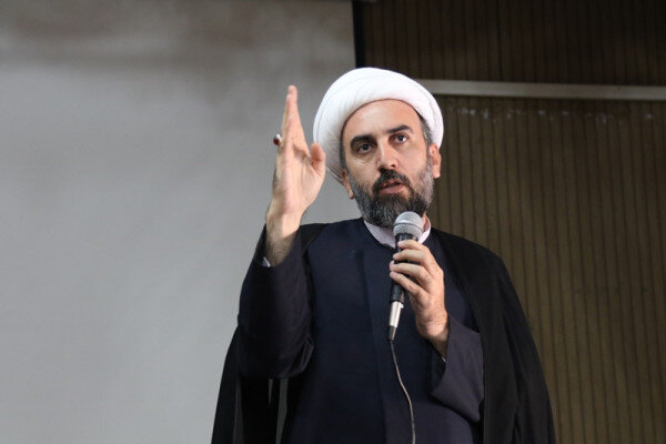 مدیرکل تبلیغات اسلامی استان ایلام: دشمن با ایجاد فضایی سنگین در پی انفعال فعالان رسانه‌ای جبهه انقلاب است