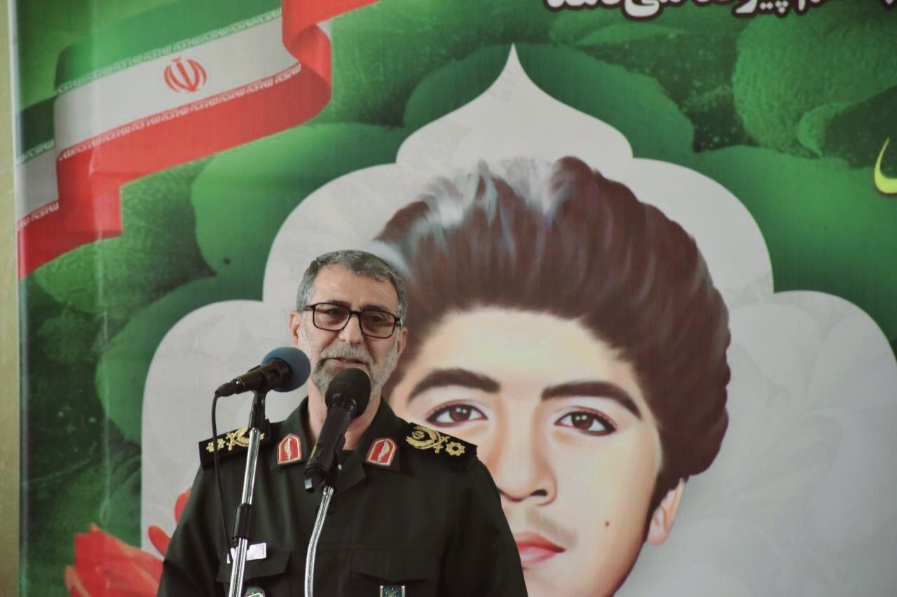 فرمانده سپاه ایلام در آیین گرامیداشت شهدای دانش‌آموز استان: حرکت انقلاب اسلامی در مسیر مقابله با استکبار جهانی است