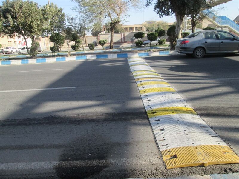 مدیرکل راهداری و حمل و نقل جاده ای ایلام خبر داد: ۴۲ سرعتکاه برای ایمن‌سازی راه های ایلام نصب شد