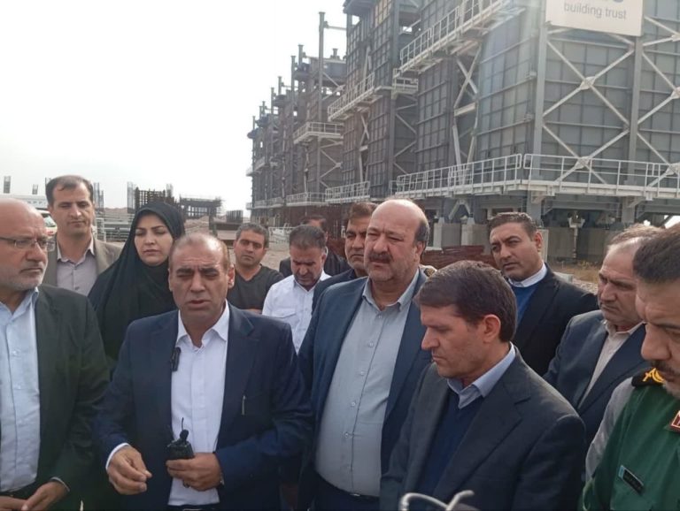 بازدید معاون وزیر و مدیرعامل صنایع پتروشیمی کشور و معاون هماهنگی امور اقتصادی استاندار ایلام از پتروشیمی دهلران