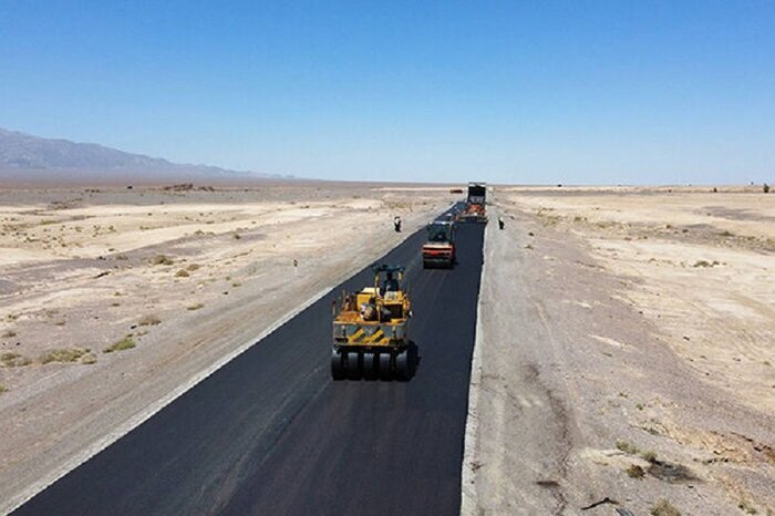 مدیرکل راهداری و حمل ونقل جاده‌ای ایلام خبر داد: ۴۱ هزار تابلو و علائم ایمنی در راه‌های ایلام نصب شد