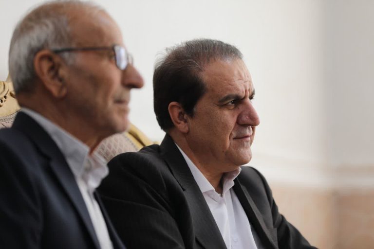 شهدا همچون خورشید در دل تاریخ می‌درخشند/ هیچ قلم و بیانی توان وصف عظمت شهدا را ندارند