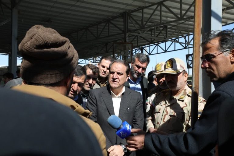 استاندار ایلام در بازدید از پایانه مرزی شهید سلیمانی و پایانه برکت: مرز ویترین کشور است