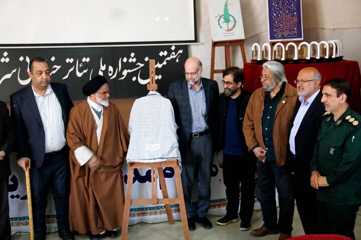 برگزیدگان هفتمین جشنواره ملی تئاتر خیابانی شرهانی دهلران مشخص شدند