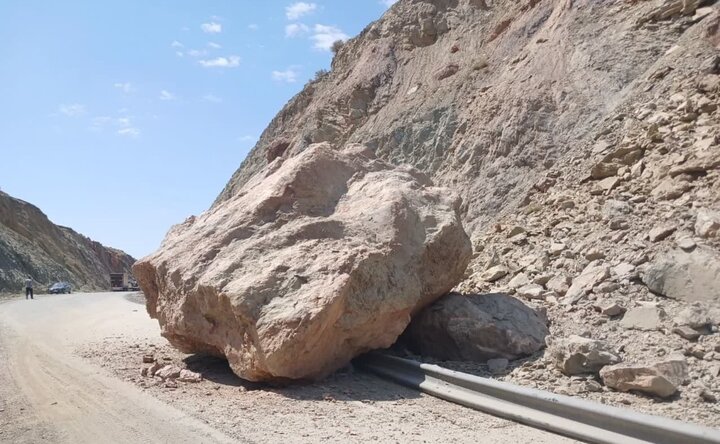 مدیرکل راهداری ایلام خبر داد: ریزش‌برداری ۱۹۵ مقطع از محورهای مواصلاتی ایلام