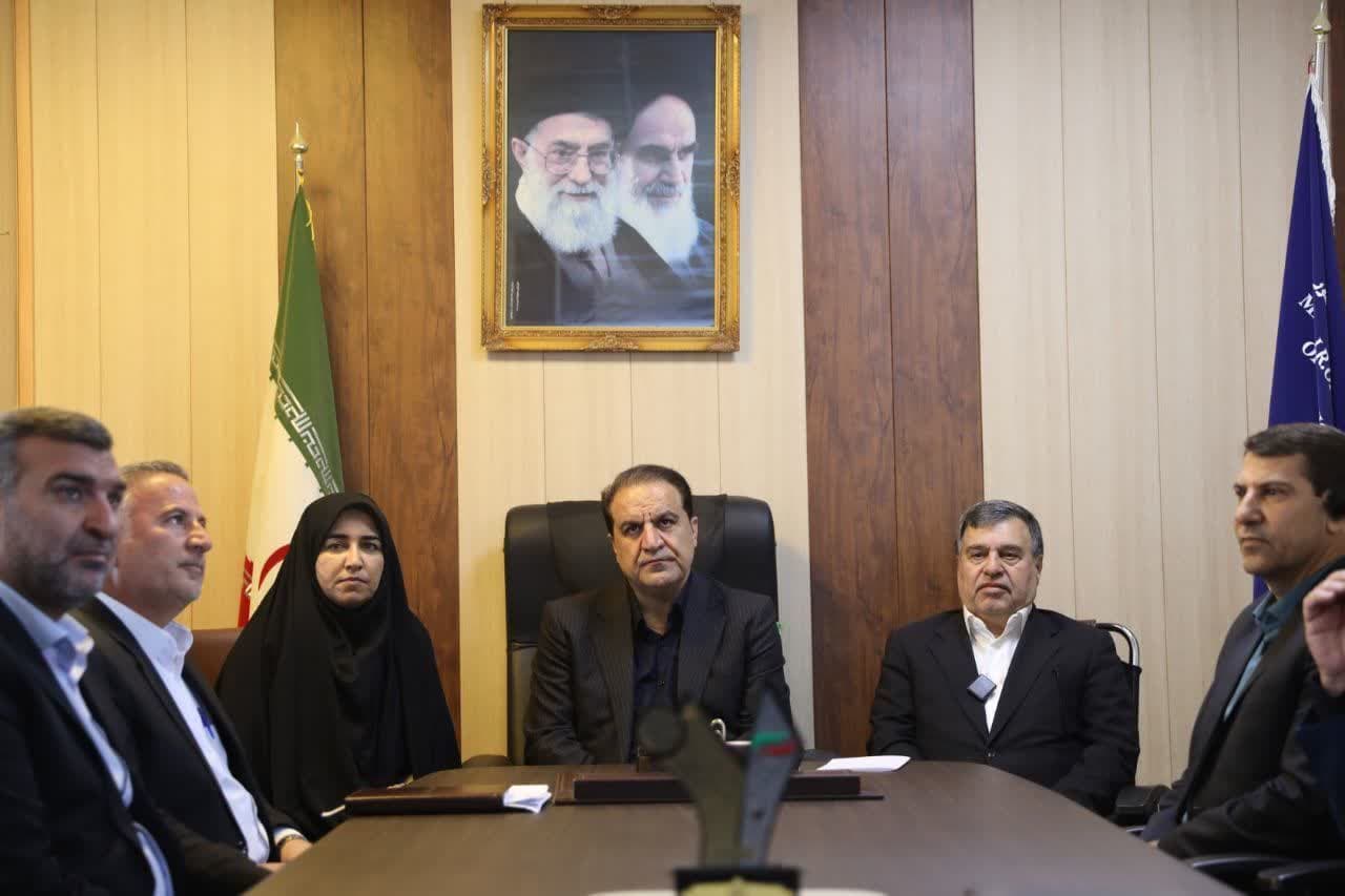 حضور استاندار ایلام و نمایندگان مردم استان در مجلس شورای اسلامی در سازمان هواشناسی استان
