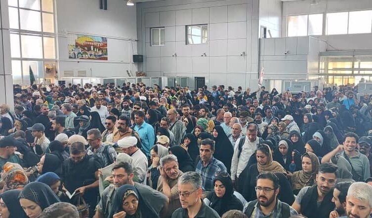 فرماندار مهران خبر داد: تردد ۱۷ هزار زائر عاشورا از مرز مهران در ۲۴ ساعت گذشته