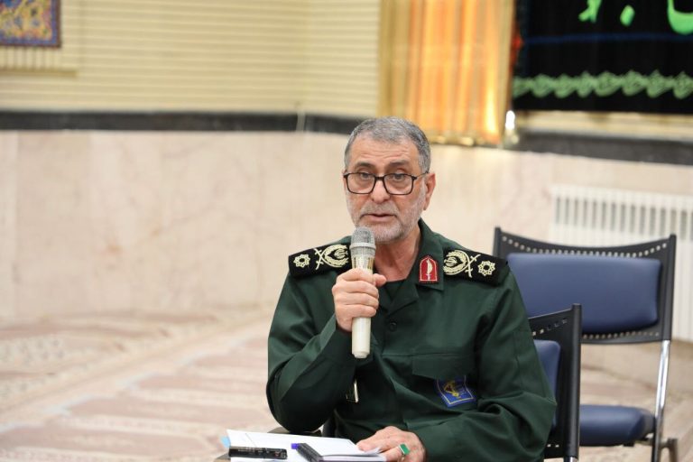 باید با فرهنگ‌سازی گسترده و مستمر، روحیه معنوی و نمازخوانی را به فرهنگ اجتماعی استان تبدیل کنیم