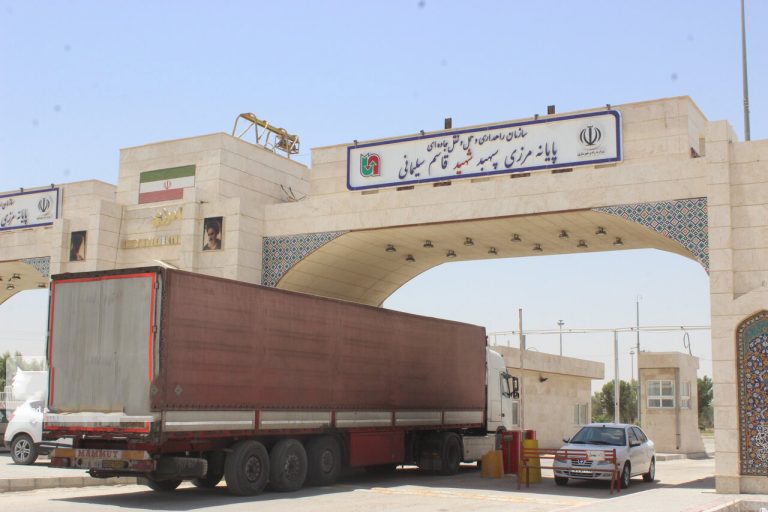 مدیرکل گمرک استان ایلام خبر داد: ۸۸۶ میلیون دلار کالا از مرز مهران صادر شد