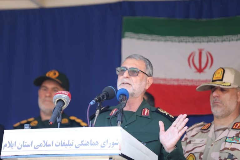 برای دفاع از نظام مقدس جمهوری اسلامی تنها یک راه وجود دارد و آن اتحاد و وحدت است